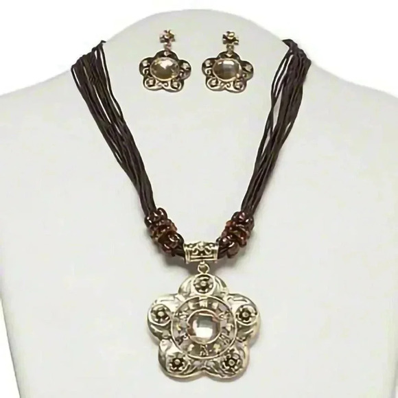 Edgy Flower Shaped Necklace Earrings Set Antiqued Gold Brown - Picture 1 of 1